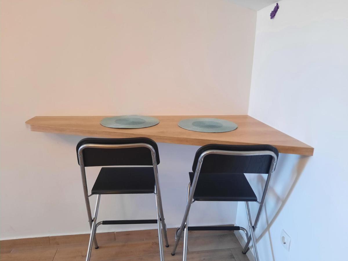 Apartman Saric K&M Apartment Baska Voda Bagian luar foto